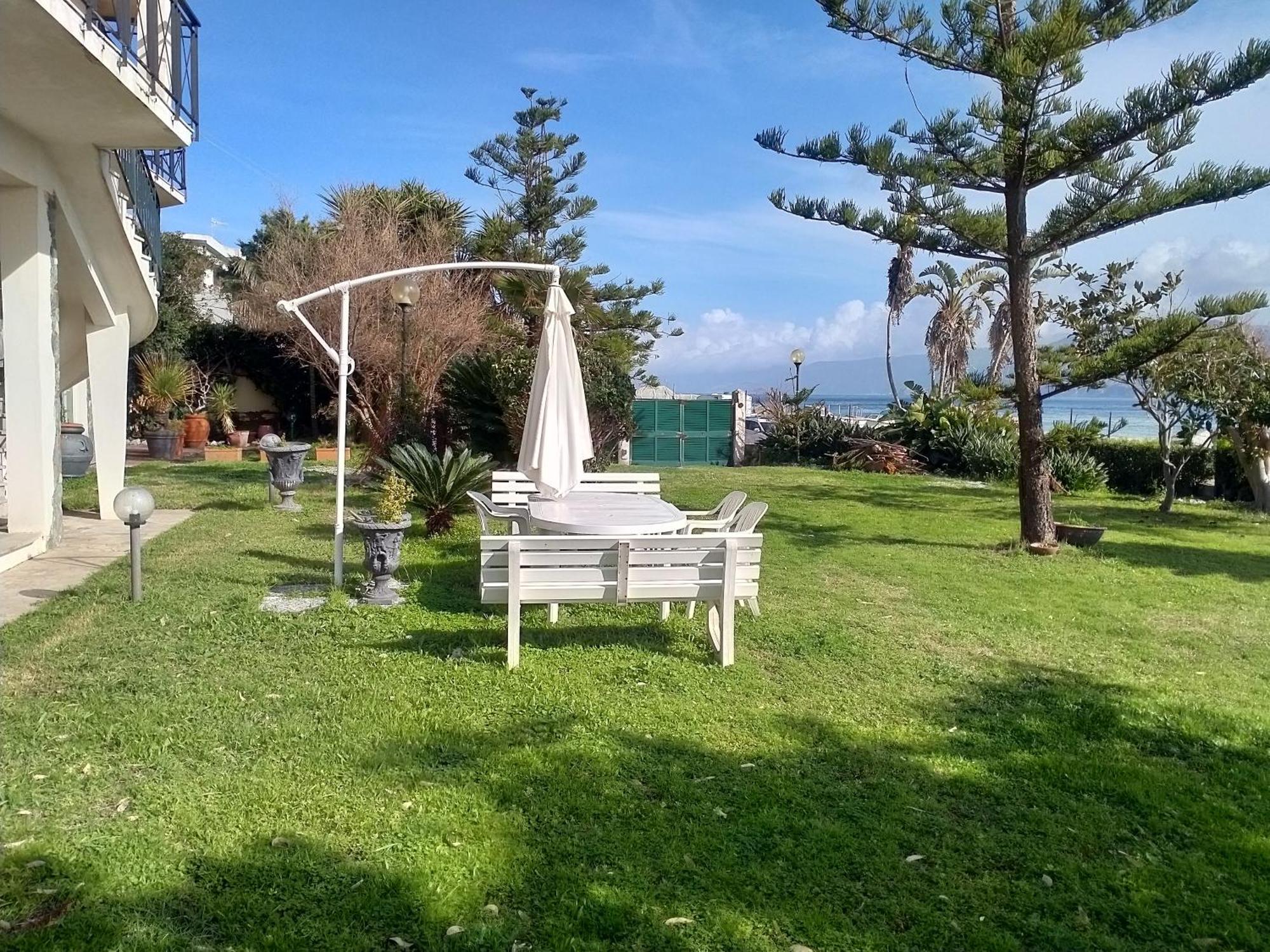Villa Sullo Stretto Sant'Agata  الغرفة الصورة